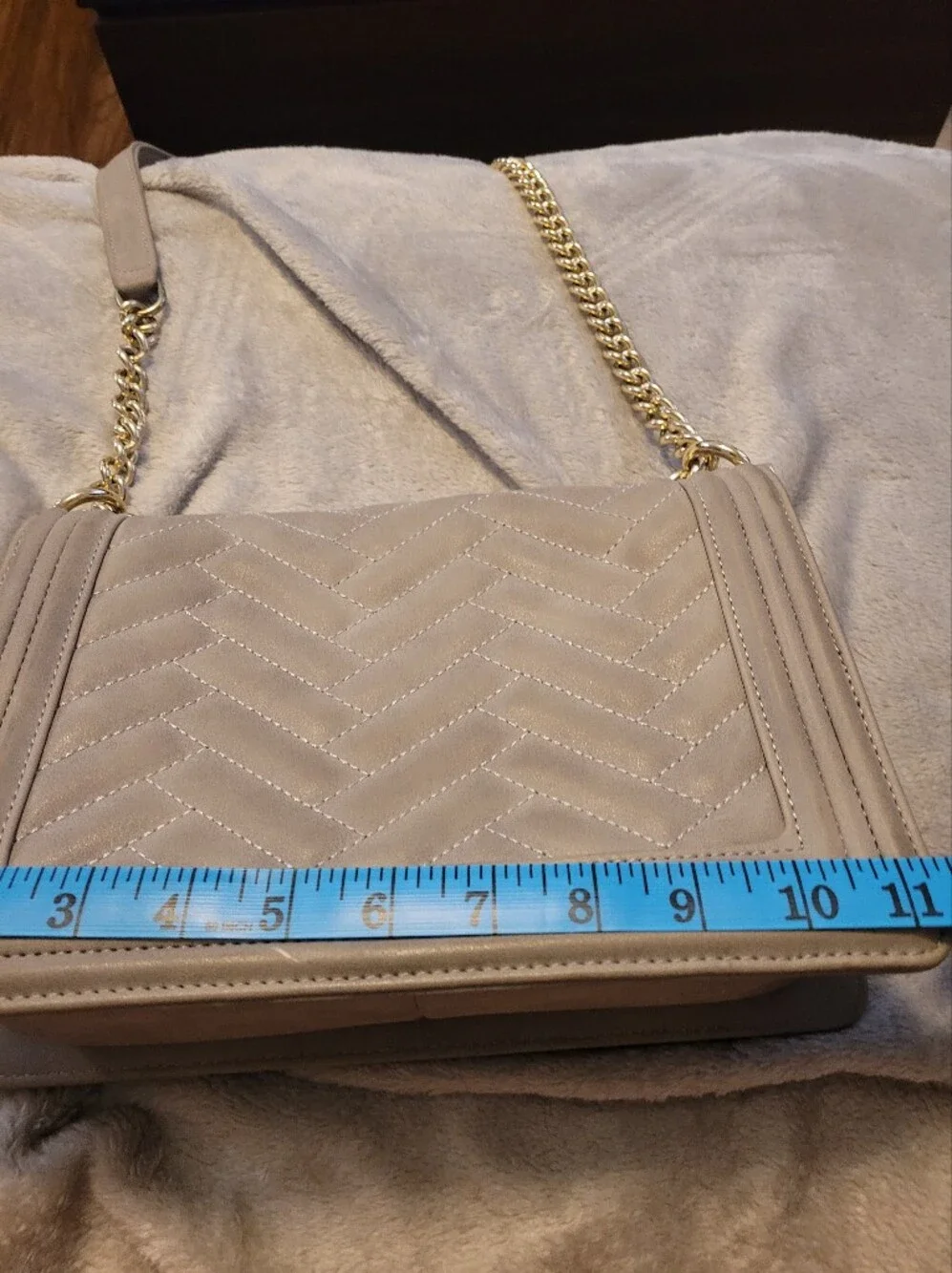 BCBG Paris Gray Taupe Quilted Shoulder Bag Gold Chain Purse